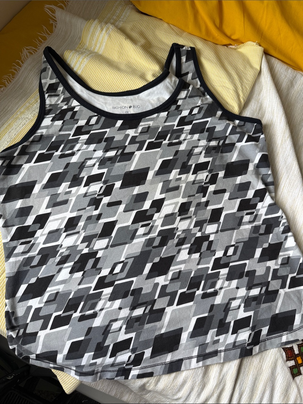 Fashion Bug Black & Gray Geometric Tank